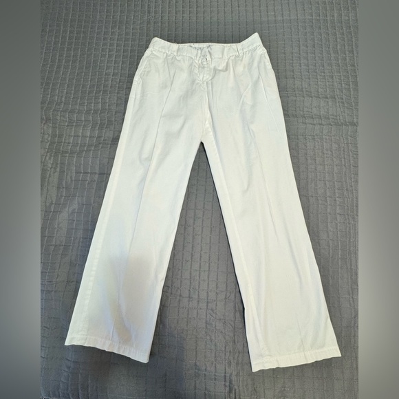 Liz Claiborne - Picture 1 of 10